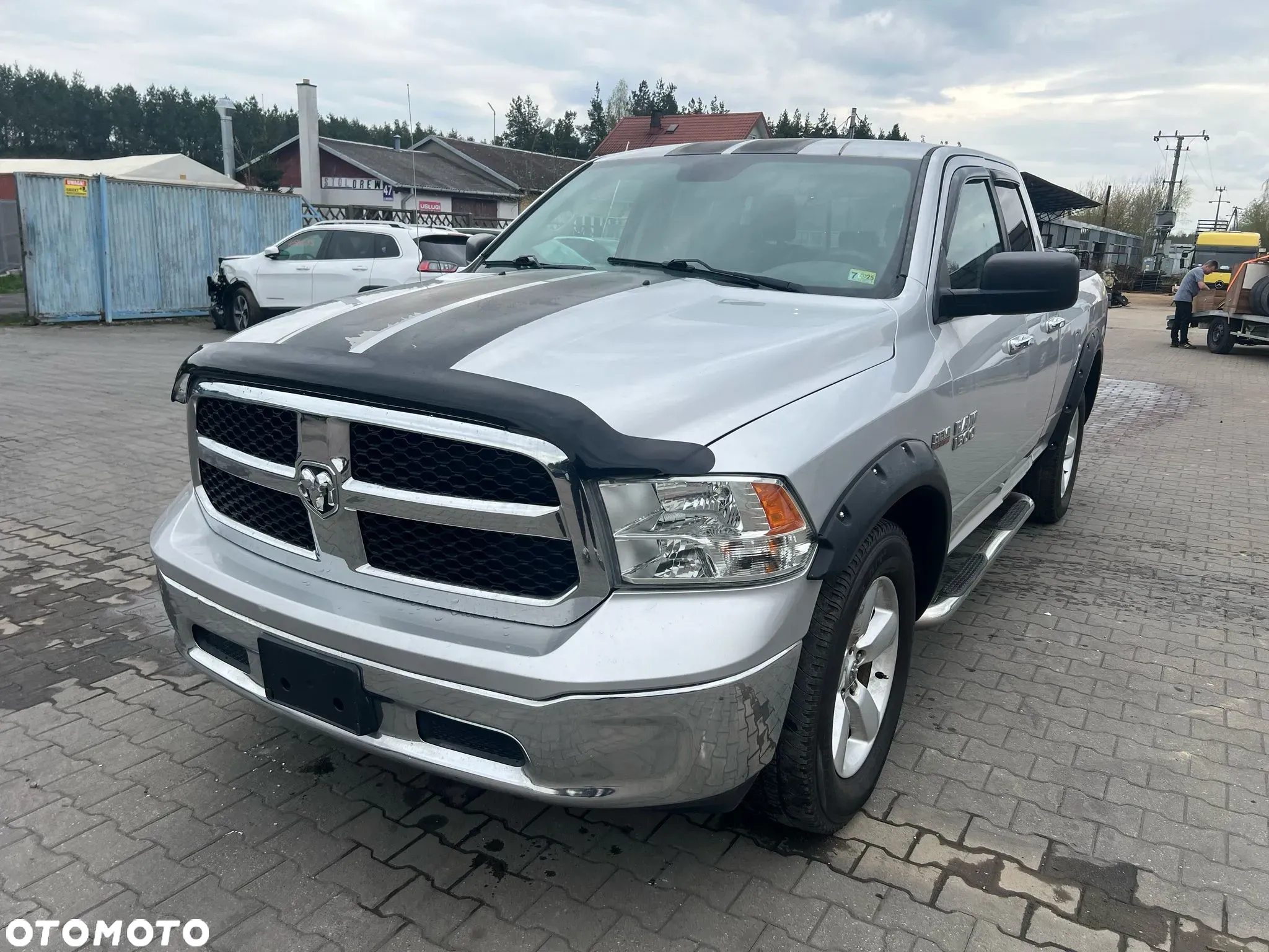 RAM 1500 5.7 Crew Cab Laramie - 2