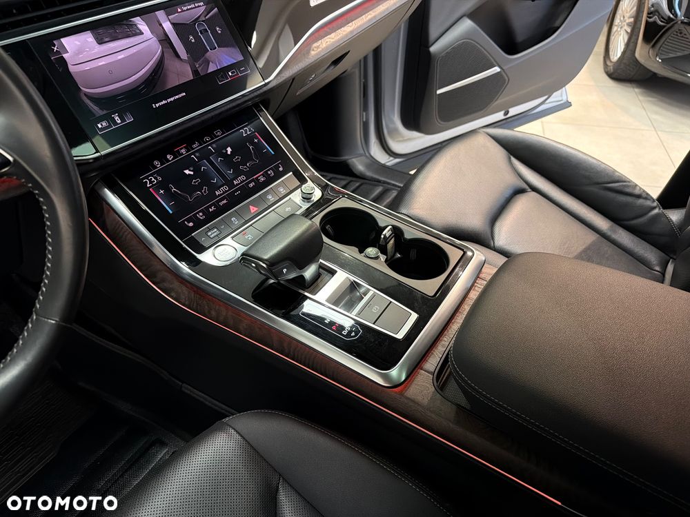 Audi Q8 55 TFSI quattro tiptronic - 27
