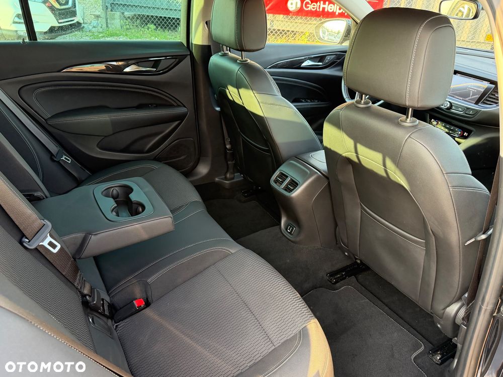 Opel Insignia - 10