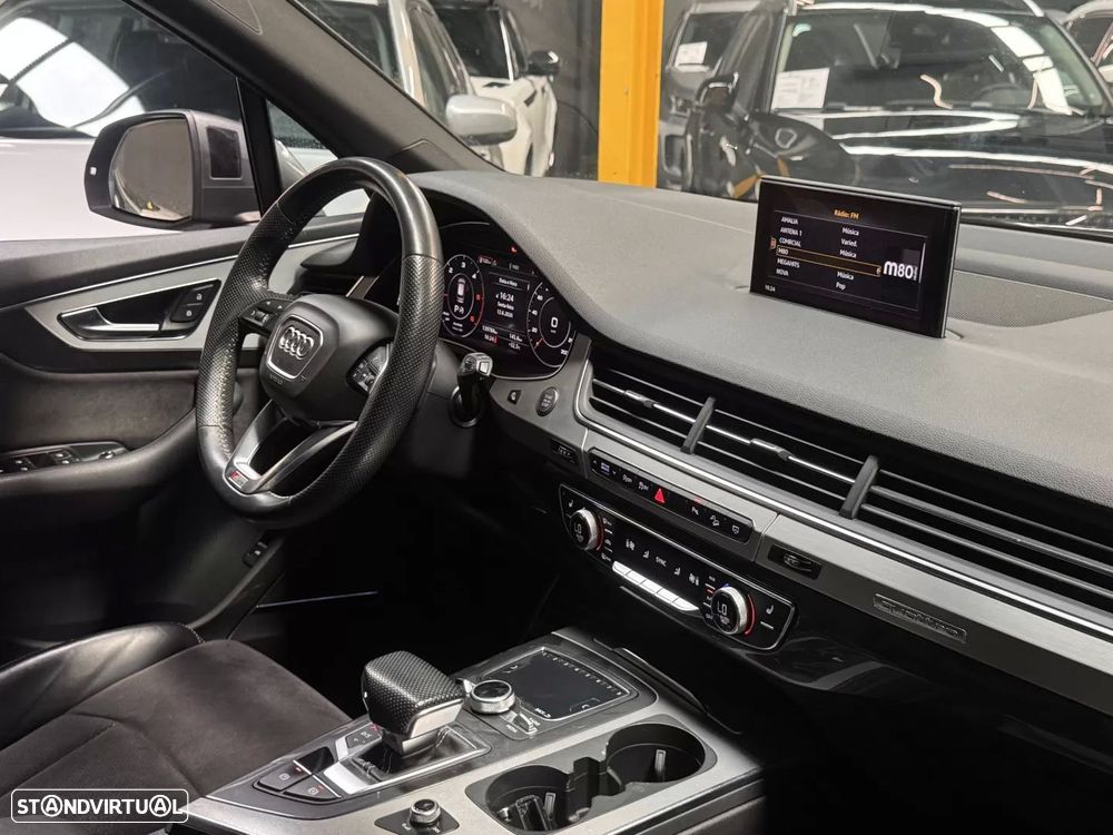 Audi Q7 3.0 TDI quattro S-line Tiptronic 7L - 32