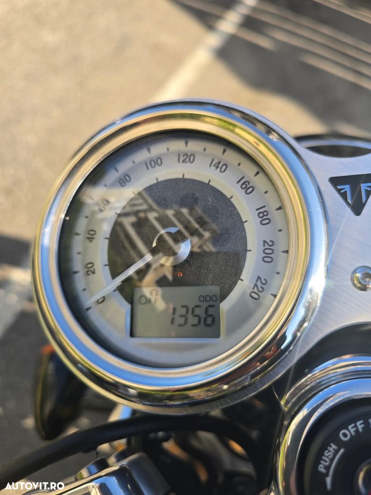 Triumph Thruxton - 3