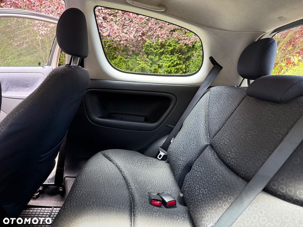 Toyota Yaris - 17
