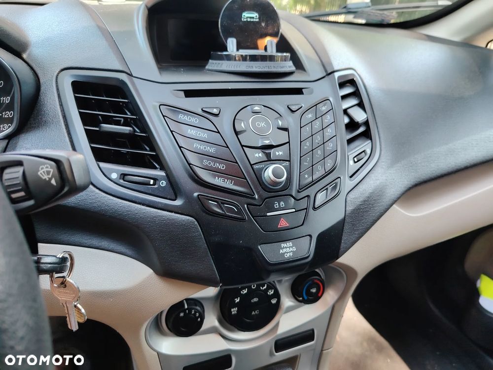 Ford Fiesta - 2