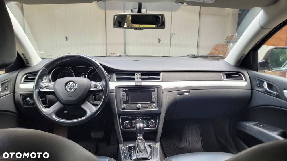 Skoda Superb 2.0 TDI Green tec DSG Elegance - 29
