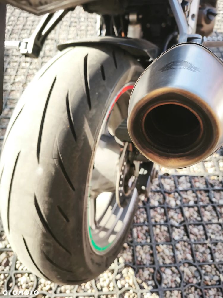 Kawasaki ZR - 7