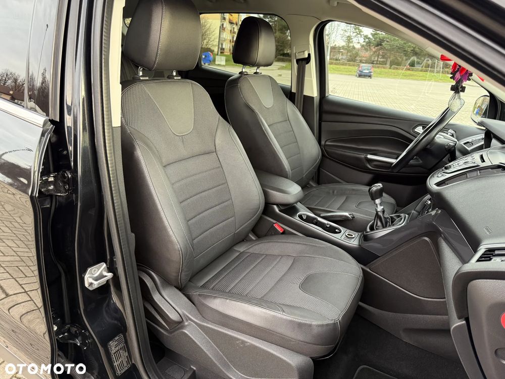 Ford Kuga 1.6 EcoBoost 2x4 Titanium - 14