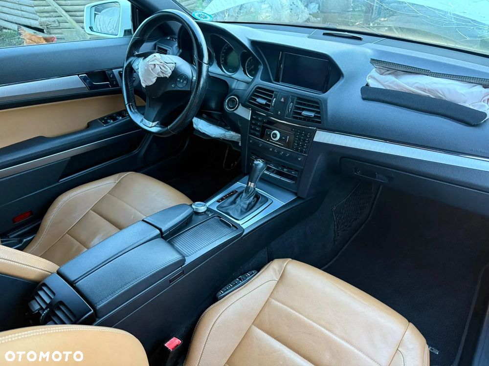 Mercedes-Benz Klasa E 250 Cabrio 7G-TRONIC Sport Edition - 12