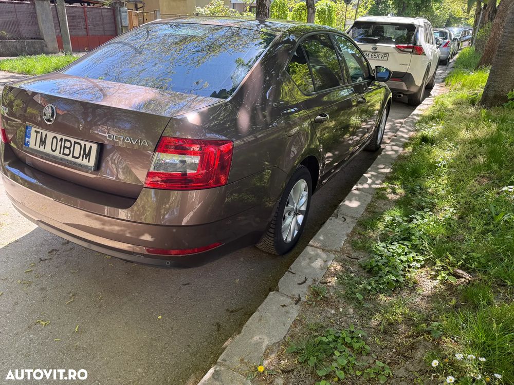 Skoda Octavia 1.6 TDI DSG Ambition - 3