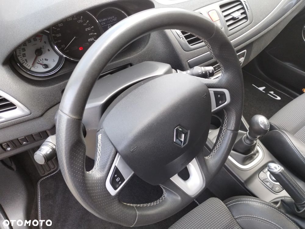 Renault Megane TCe 180 GT - 19