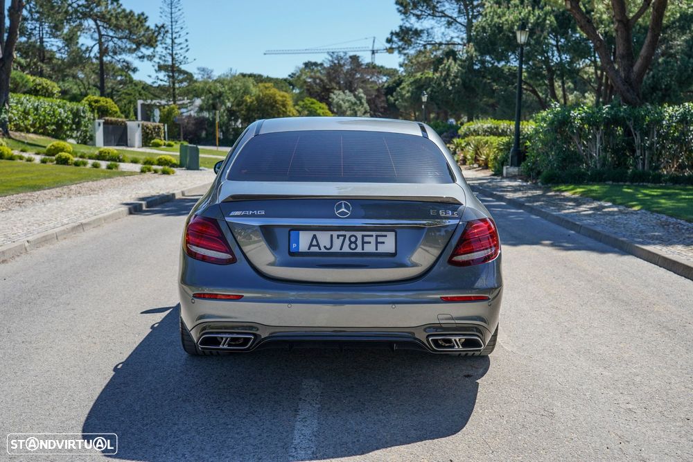 Mercedes-Benz E 63 AMG S 4-Matic+ - 13
