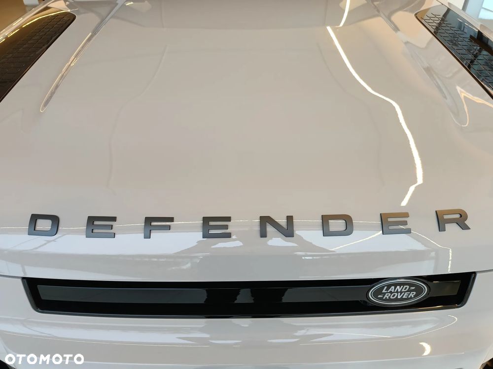 Land Rover Defender - 11