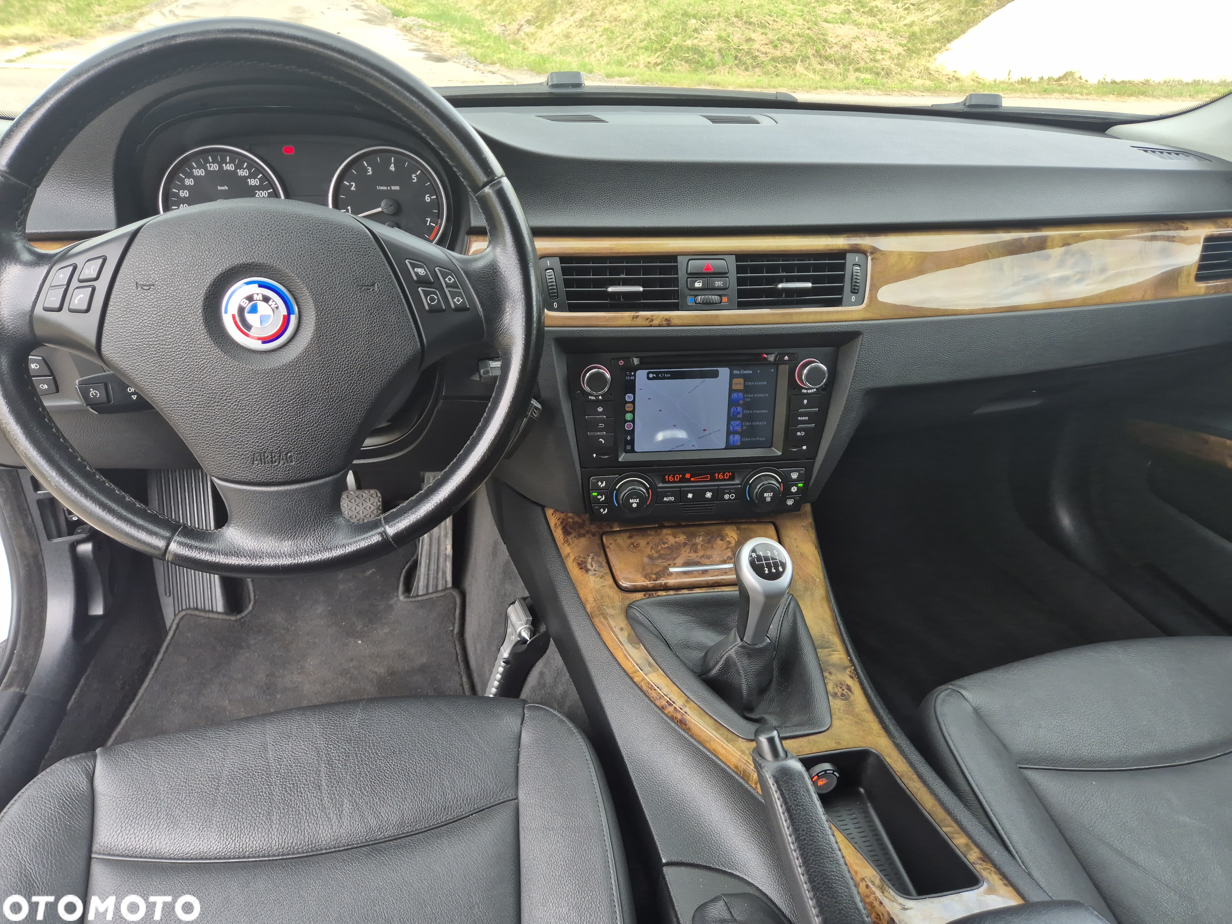 BMW Seria 3 325i Touring - 17