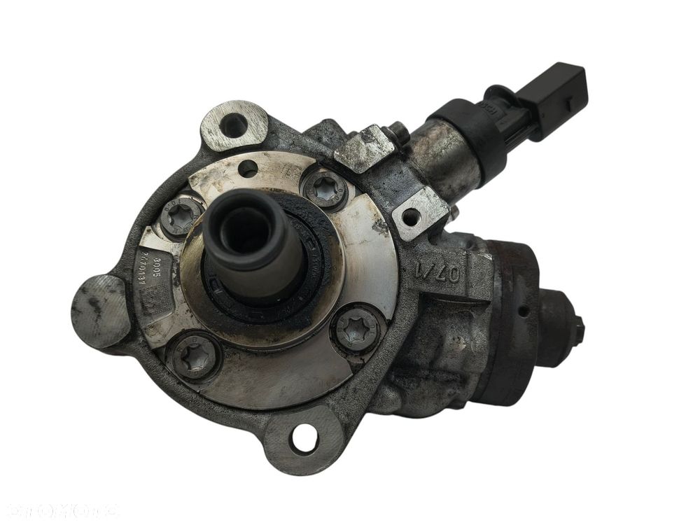 POMPA WTRYSKOWA BMW E90 E91 E60 E87 2.0 D paliwa 0445010506 7797874 - 4