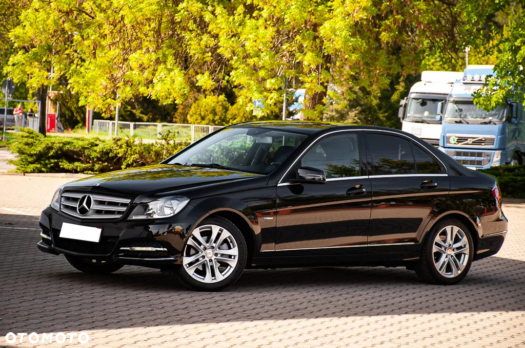Mercedes-Benz Klasa C 180 T BlueEFFICIENCY Avantgarde - 4
