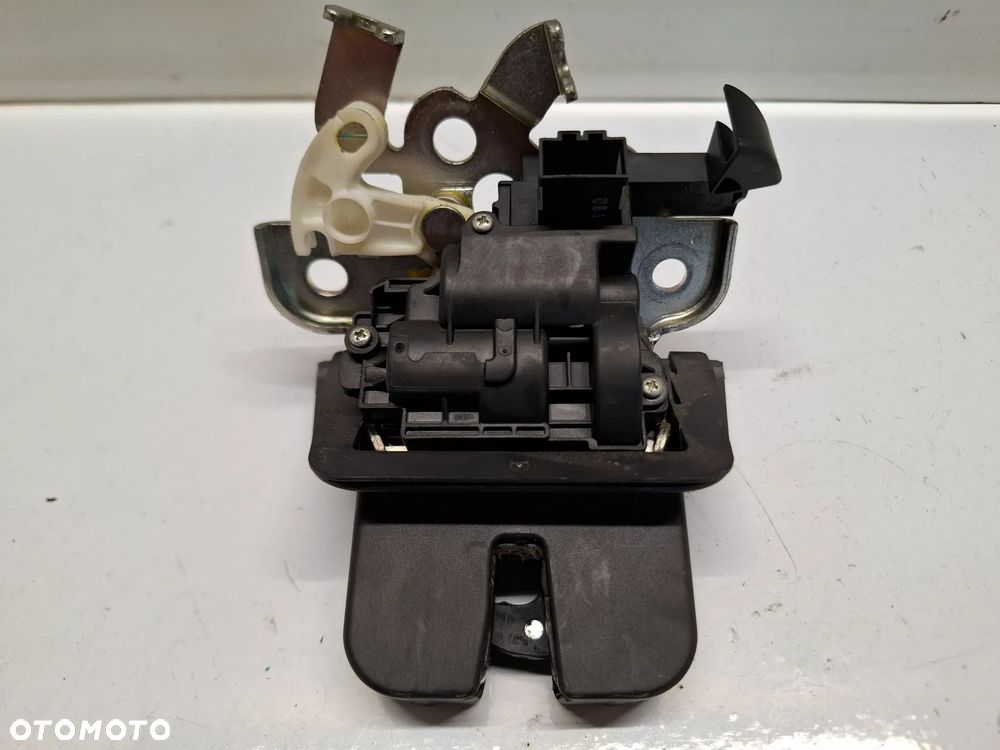 ZAMEK KLAPY BAGAZNIKA AUDI A4 B8 KOMBI SLASK WYSYLKA VAT - 1