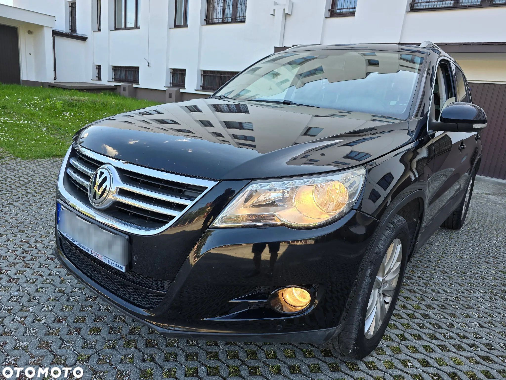Volkswagen Tiguan - 1