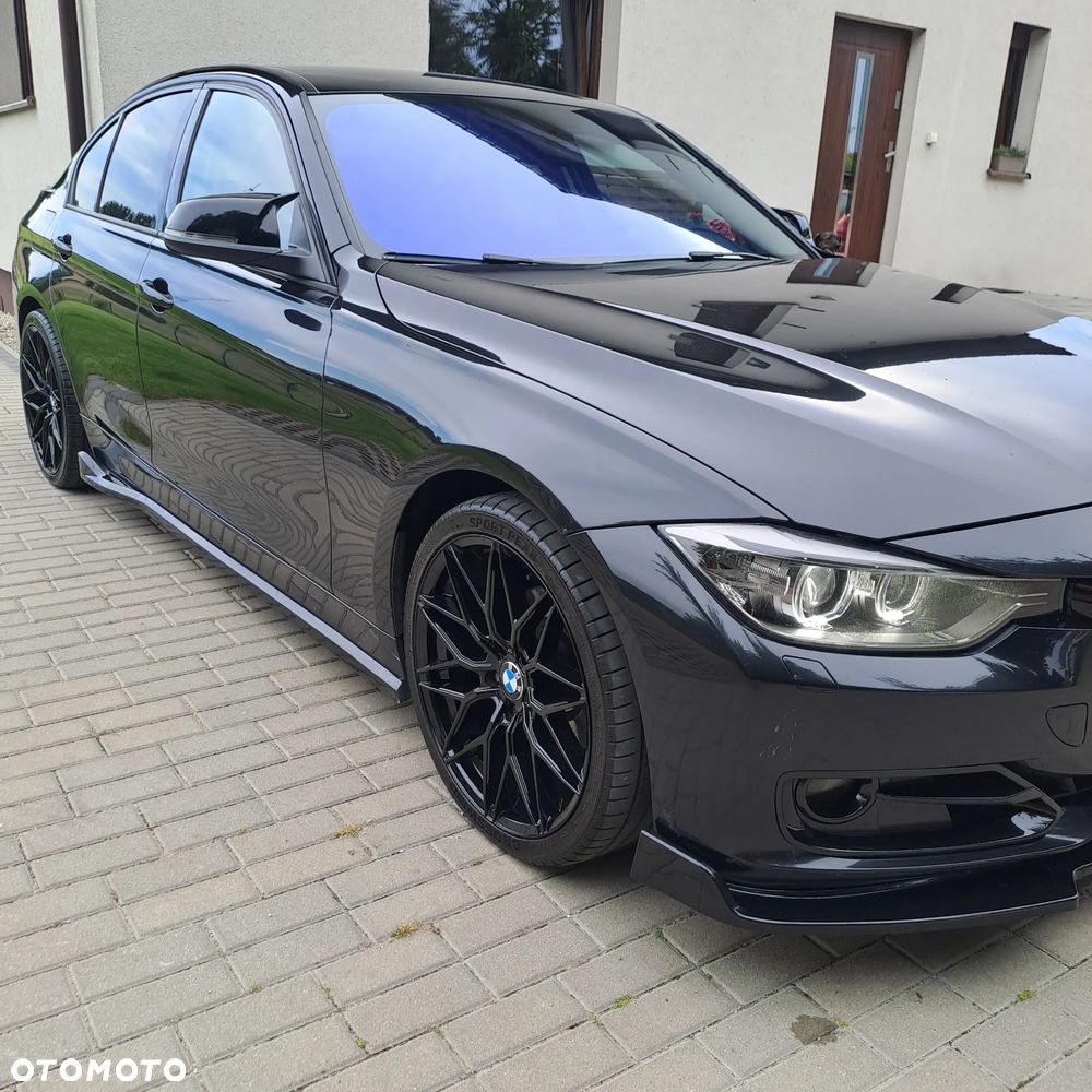 BMW Seria 3 320i Sport Line - 12