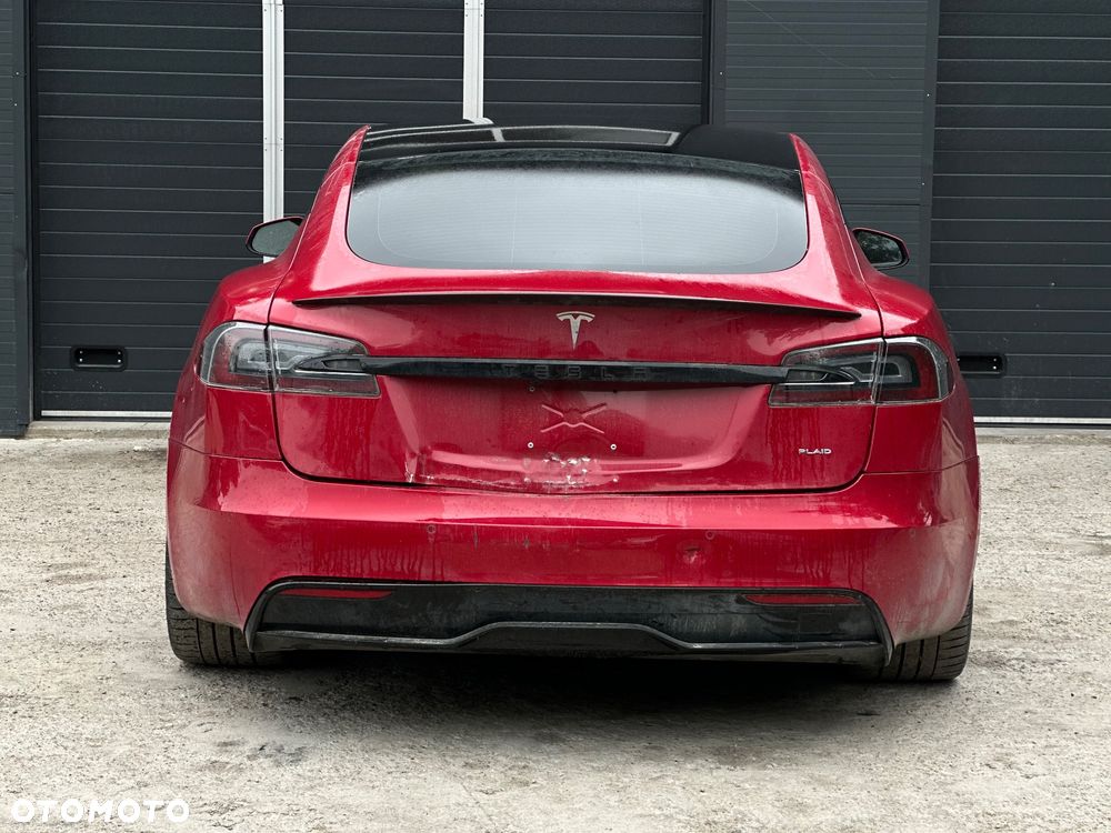 Tesla Model S - 3
