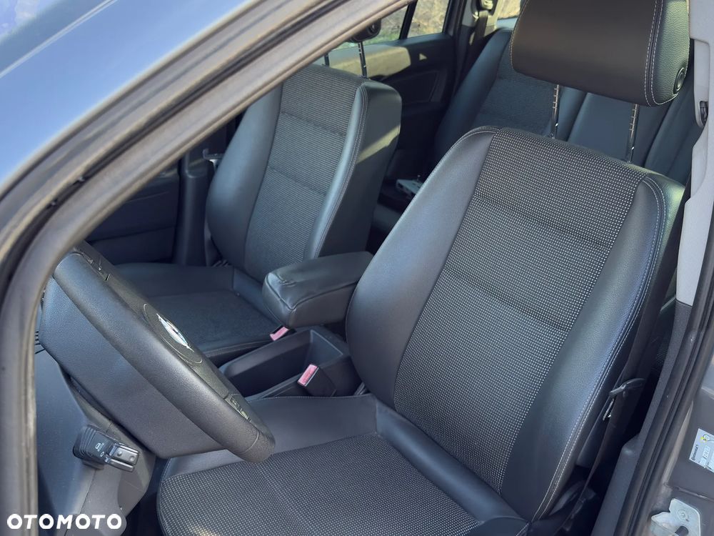 Opel Zafira 1.9 CDTI - 11