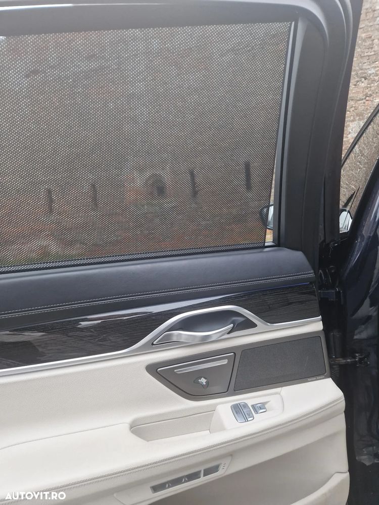 BMW Seria 7 740e iPerformance - 7