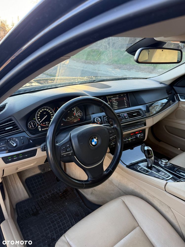 BMW Seria 5 520i - 10