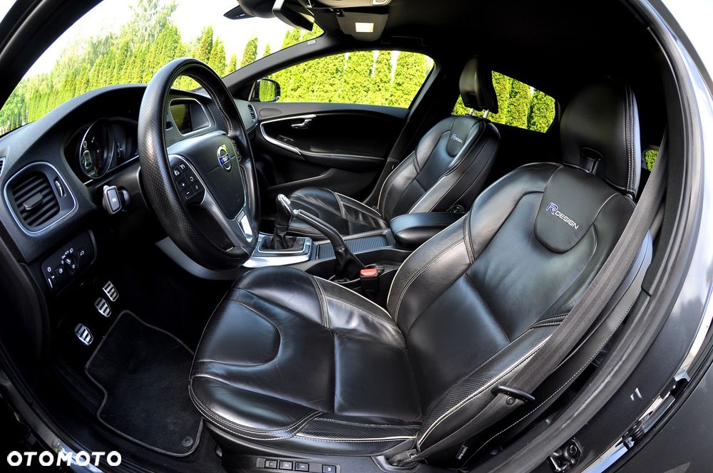 Volvo V40 D3 R-Design Summum - 20
