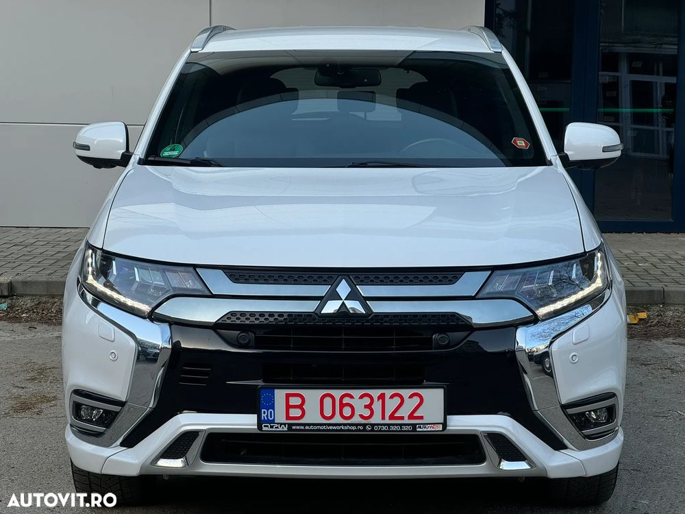 Mitsubishi Outlander 2.4 4WD Plus - 2