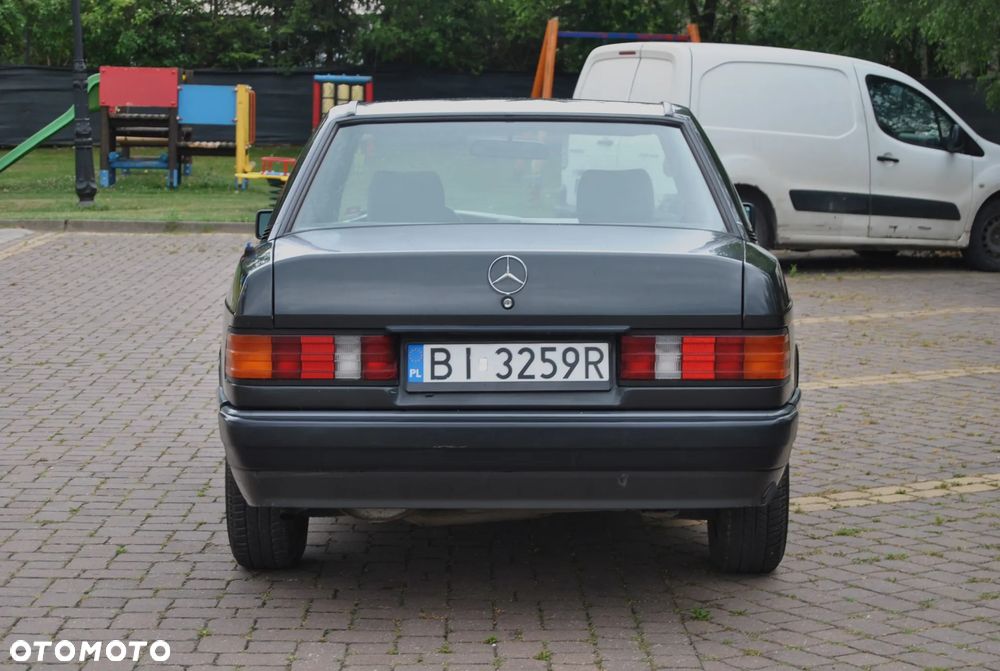 Mercedes-Benz W201 (190) - 17