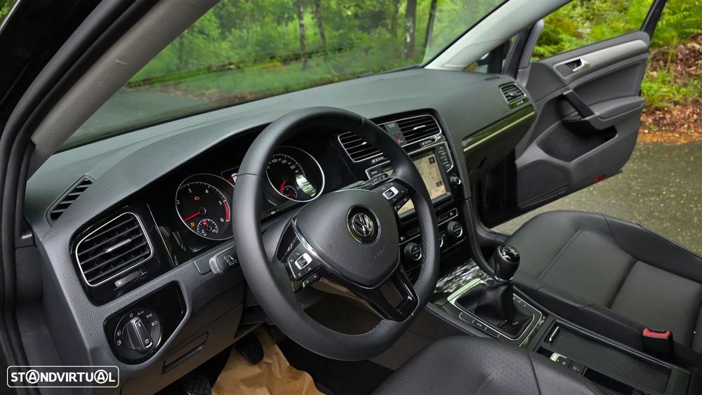 VW Golf 1.6 TDi R-Line - 29