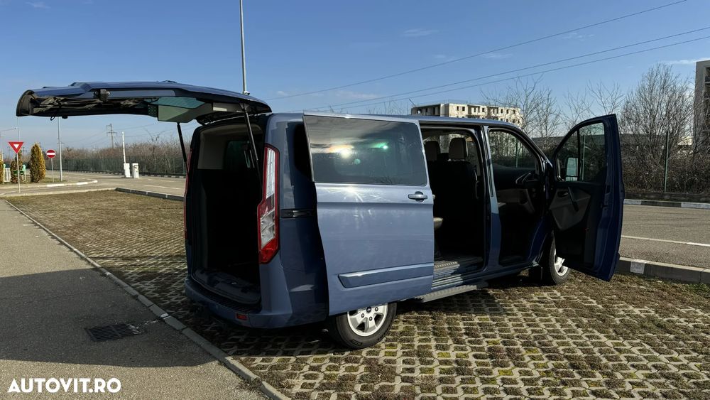 Ford Tourneo Custom 300 L2H1 VA Titanium - 11