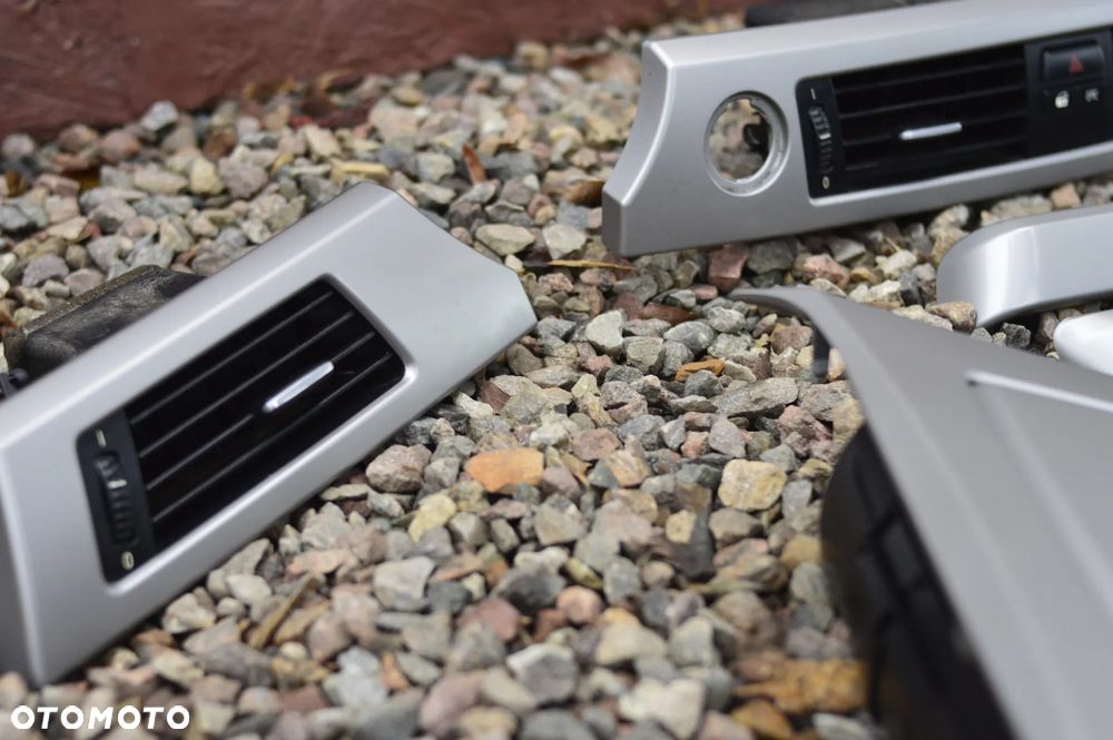 BMW E91 / E90 ORYGINALNY KOMPLET DEKORÓW / LISTWY OZDOBNE W KOLORZE SREBRNYM POD SYSTEM STAR-STOP + KRATKI NAWIEWU O NR. 51 16 7 137 484 / 51 16 7 137 485 / 7 137 484 / 7 121 472 OEM - 5