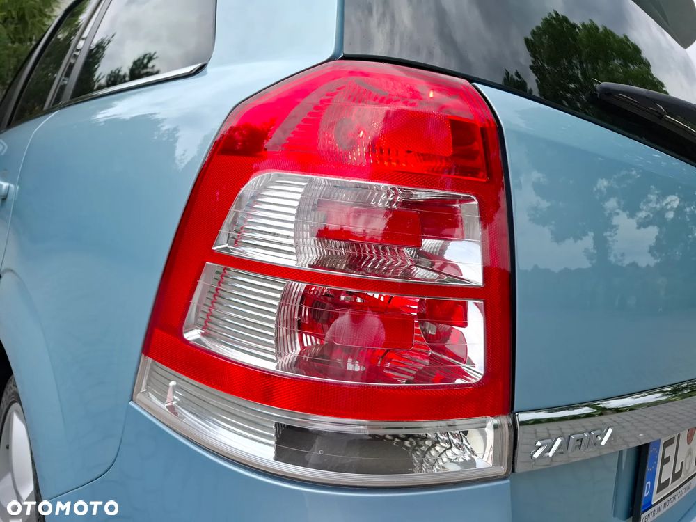 Opel Zafira 1.8 Sport - 20