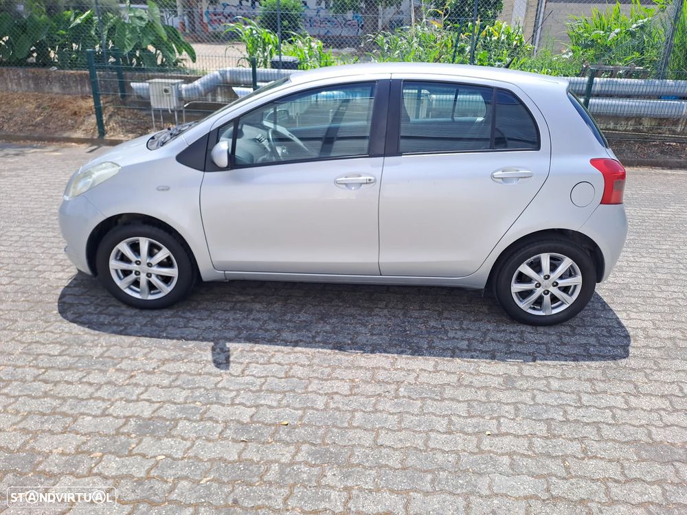Toyota Yaris 1.0 VVT-i - 2
