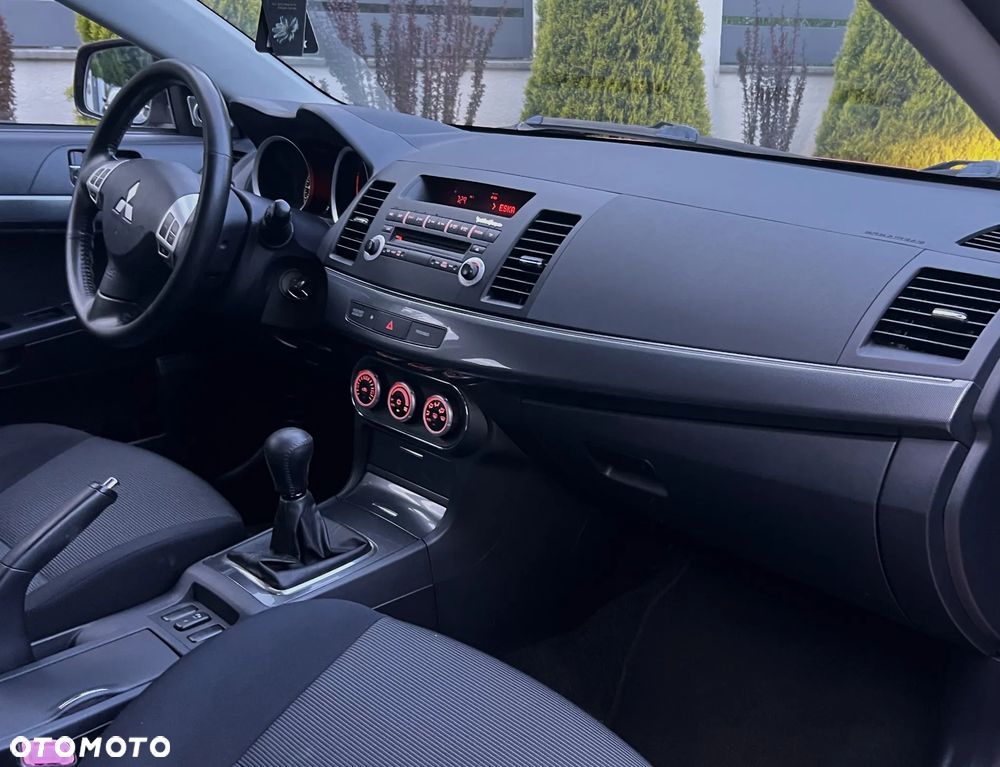 Mitsubishi Lancer 1.8 Intense - 14
