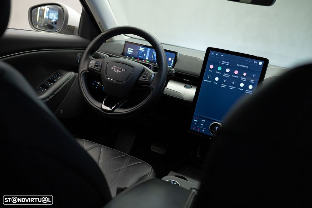 Ford Mustang Mach-E 75.7 kWh Premium AWD - 4