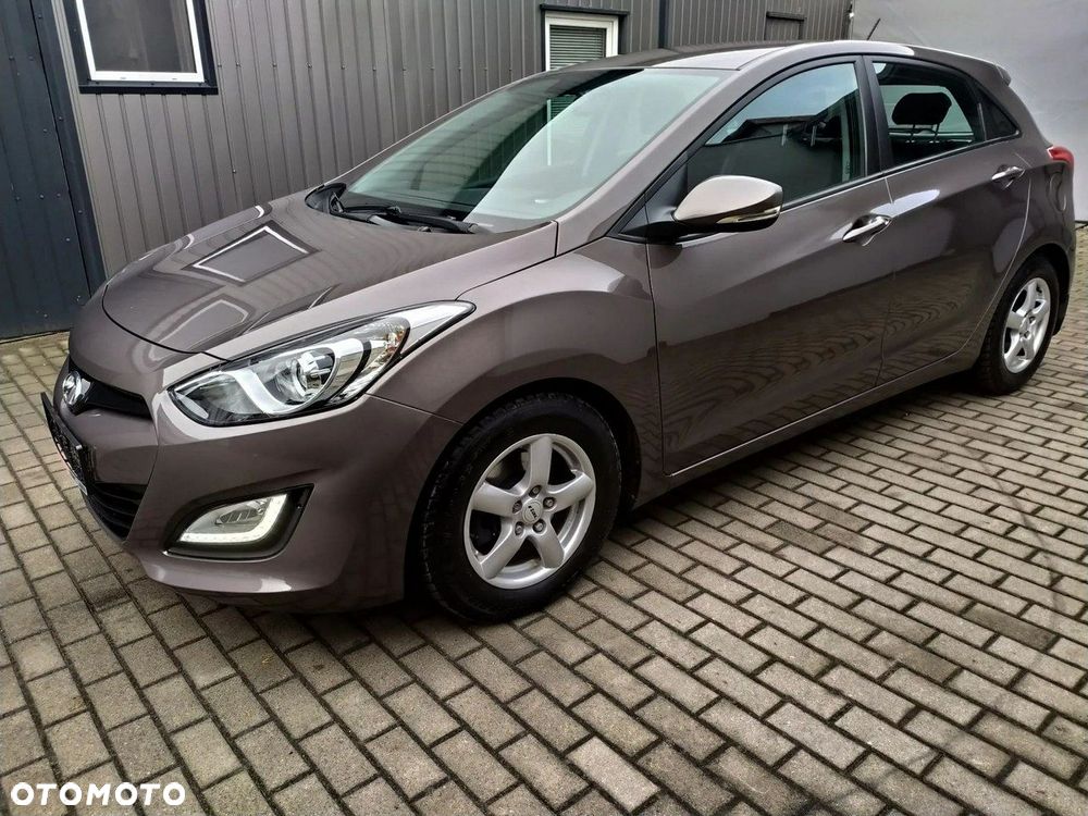 Hyundai i30 1.6 GDI BlueDrive Classic + - 3