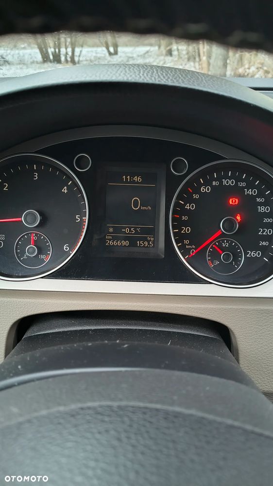 Volkswagen Passat 2.0 TDI DPF Comfortline - 11