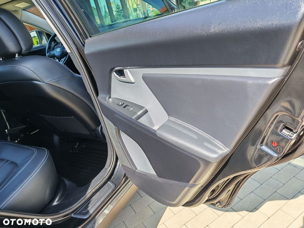 Kia Sportage 2.0 CVVT 4WD Fifa World Cup Edition - 24