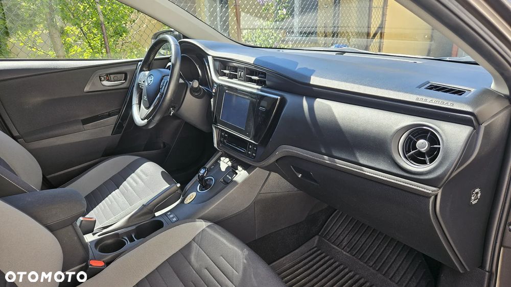 Toyota Auris Hybrid 135 Prestige - 13