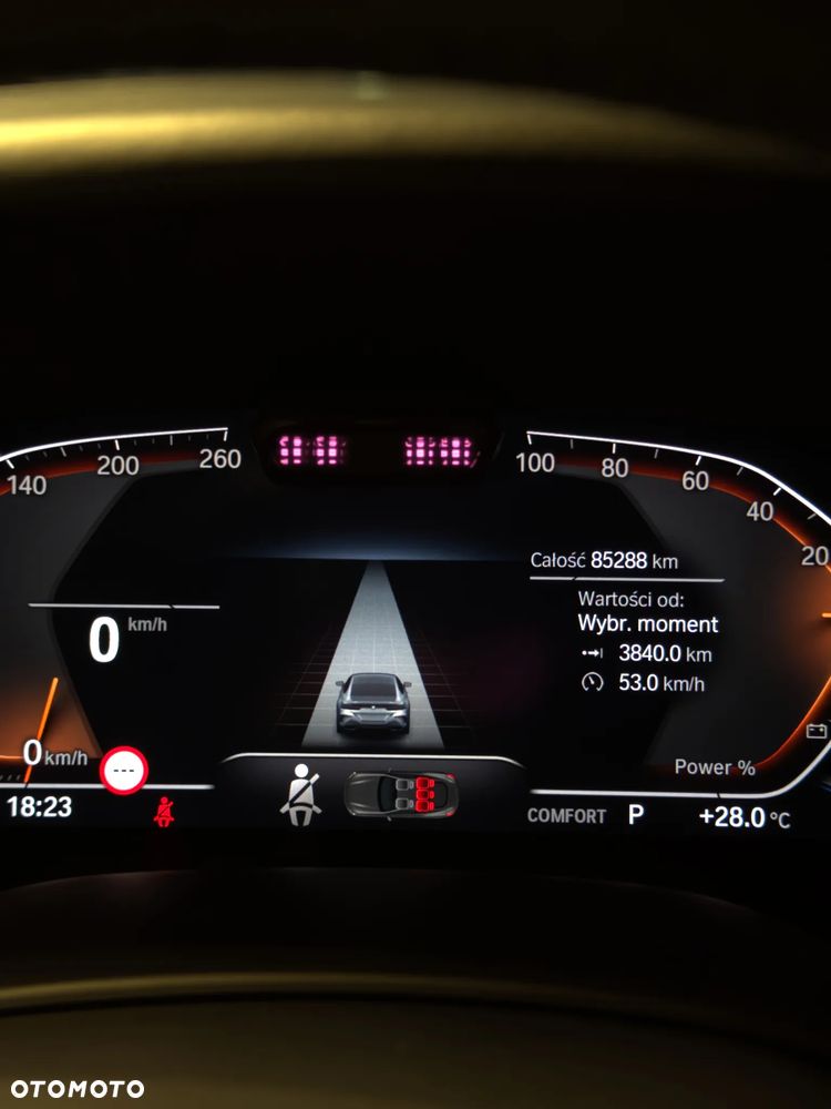 BMW Seria 8 - 24