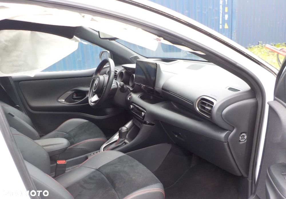Toyota Yaris - 16