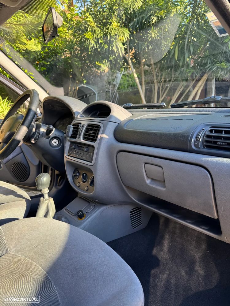 Renault Clio 1.2 - 12