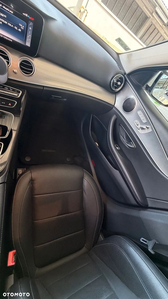 Mercedes-Benz Klasa E 400 d 4Matic 9G-TRONIC - 29