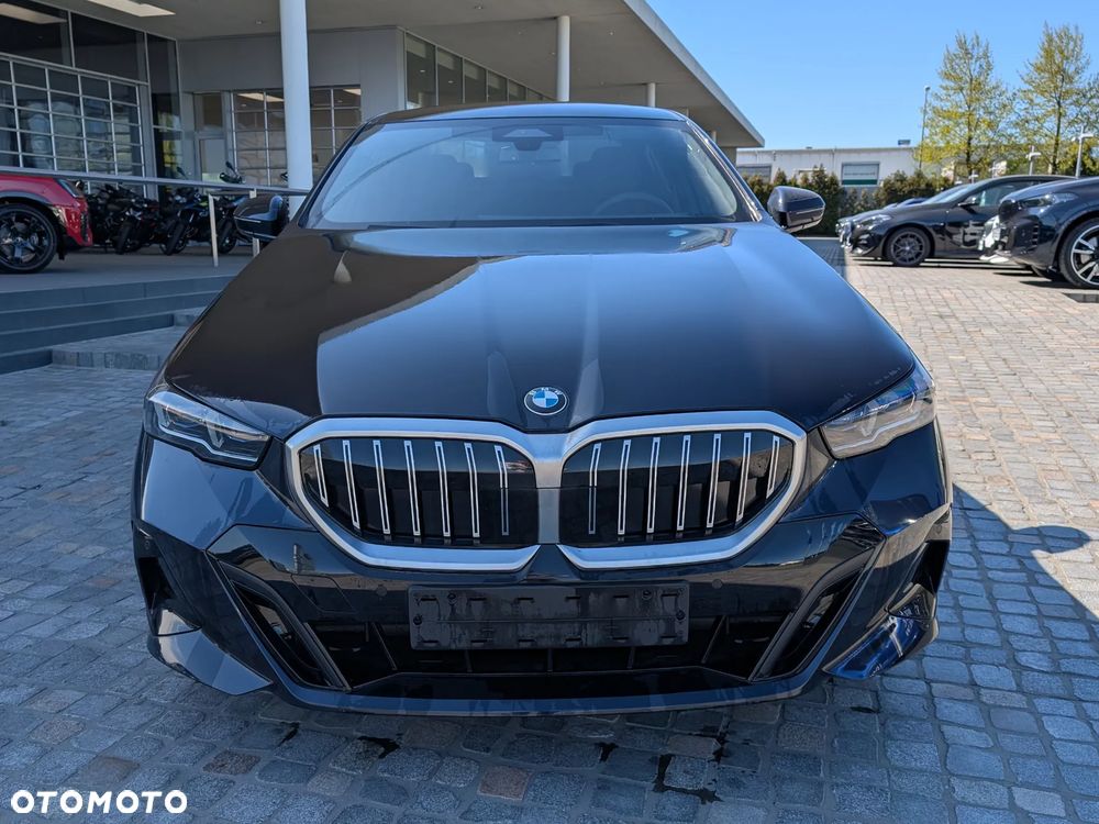 BMW Seria 5 520i mHEV - 6