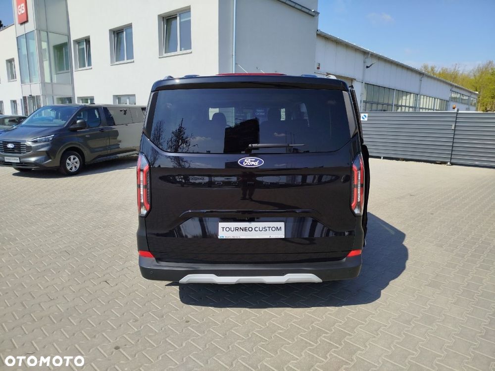 Ford Tourneo Custom - 6