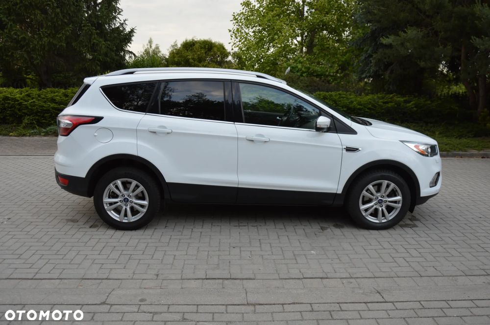 Ford Kuga 2.0 TDCi 2x4 Titanium - 9