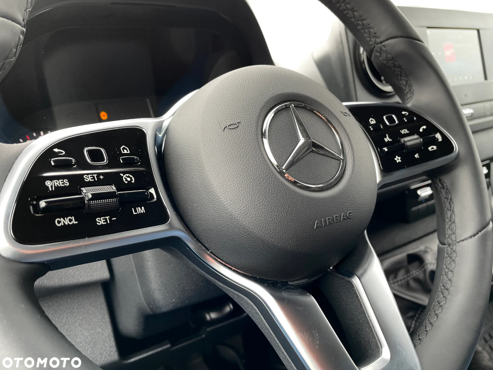 Mercedes-Benz Sprinter 317 Furgon L4H2 od ręki - 15