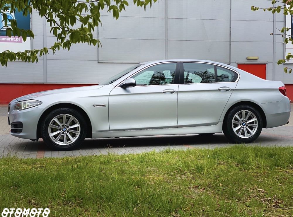 BMW Seria 5 520d xDrive - 6