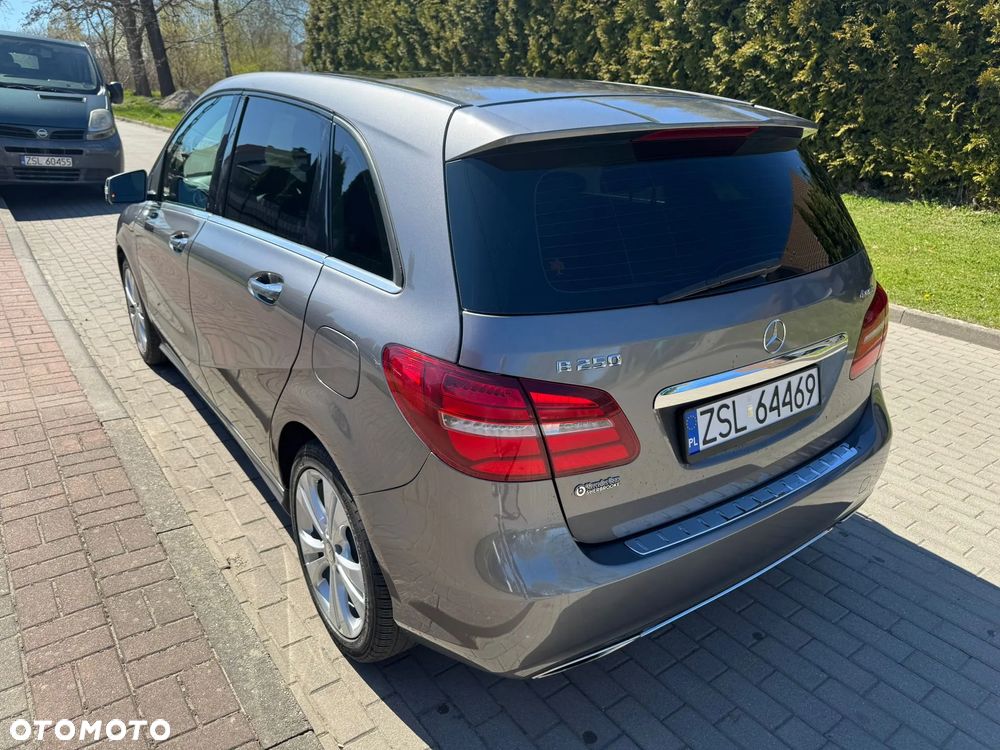 Mercedes-Benz Klasa B 250 4Matic 7G-DCT UrbanStyle Edition - 7
