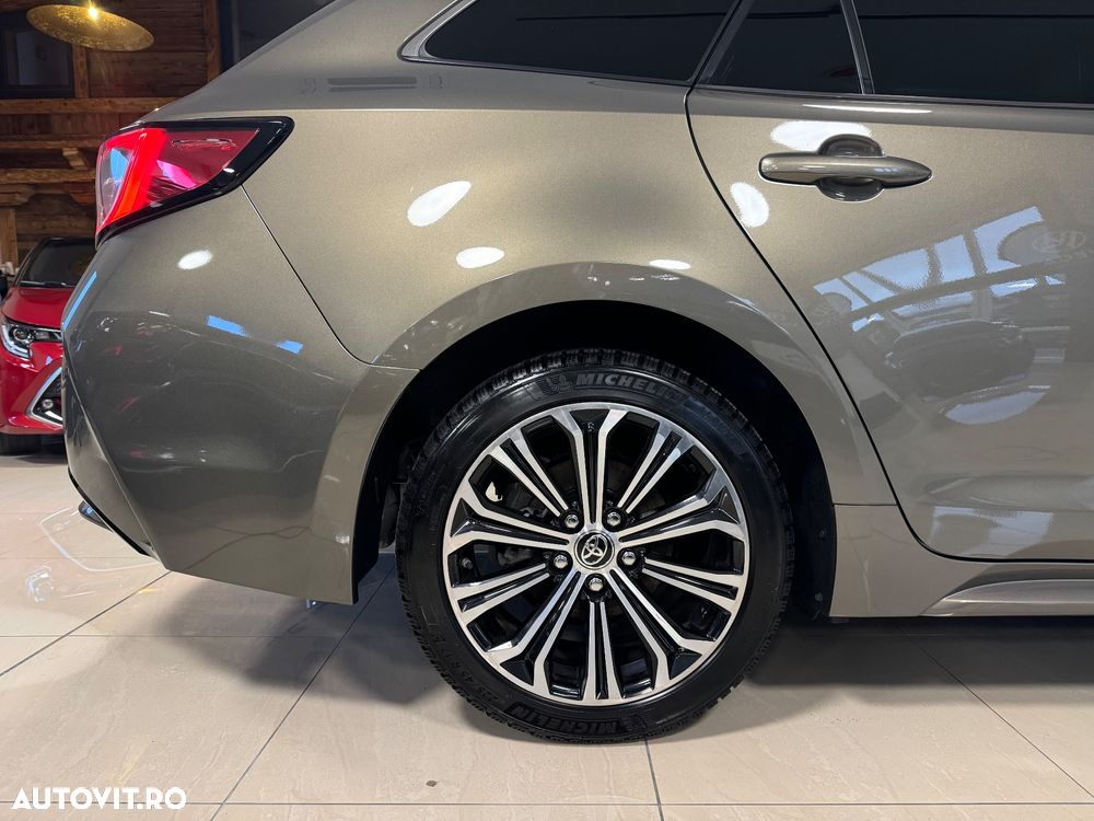 Toyota Corolla 1.8 Hybrid Team Deutschland - 36